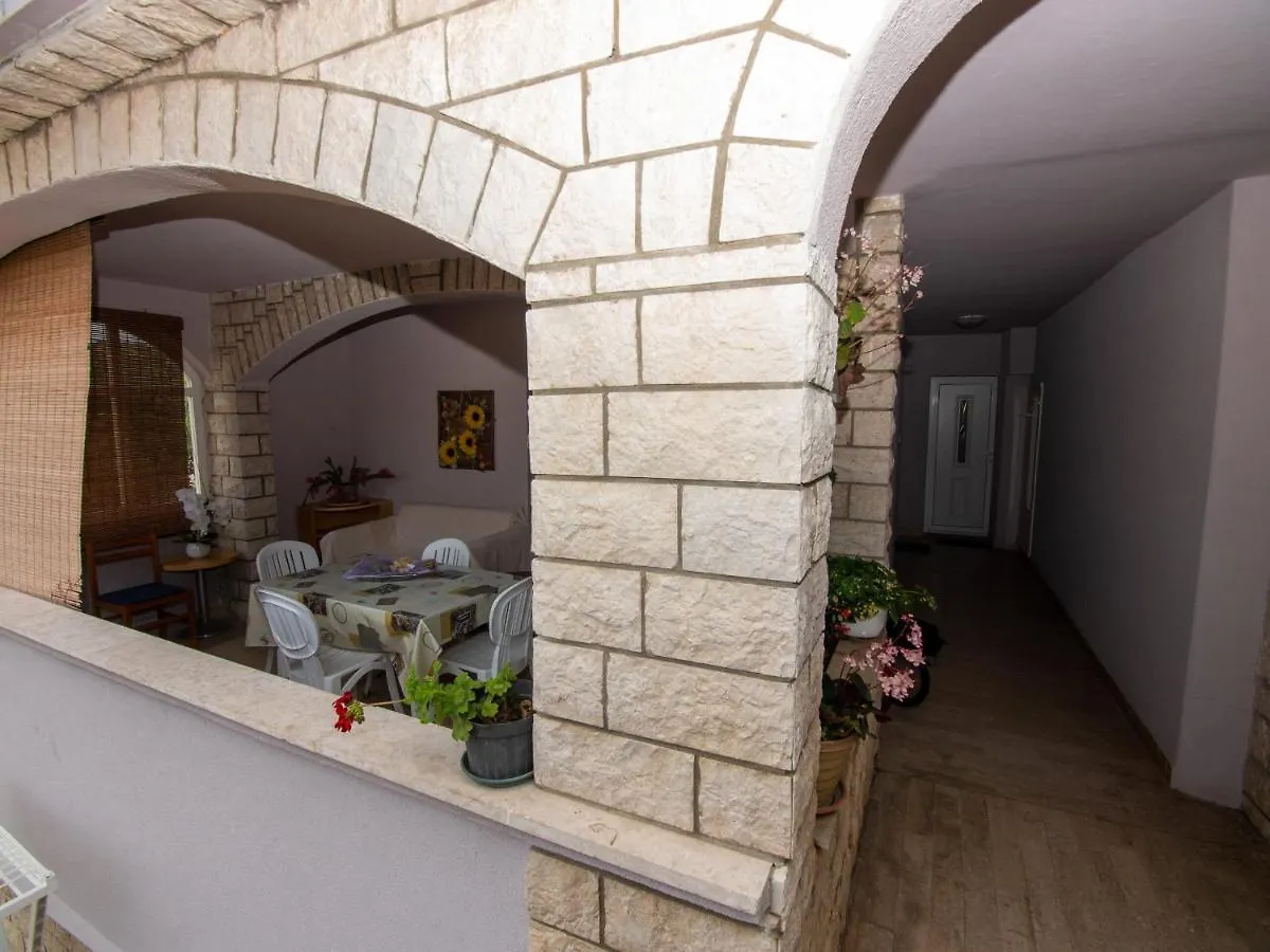 Apartments For Families With Children Lopar, Rab - 20830