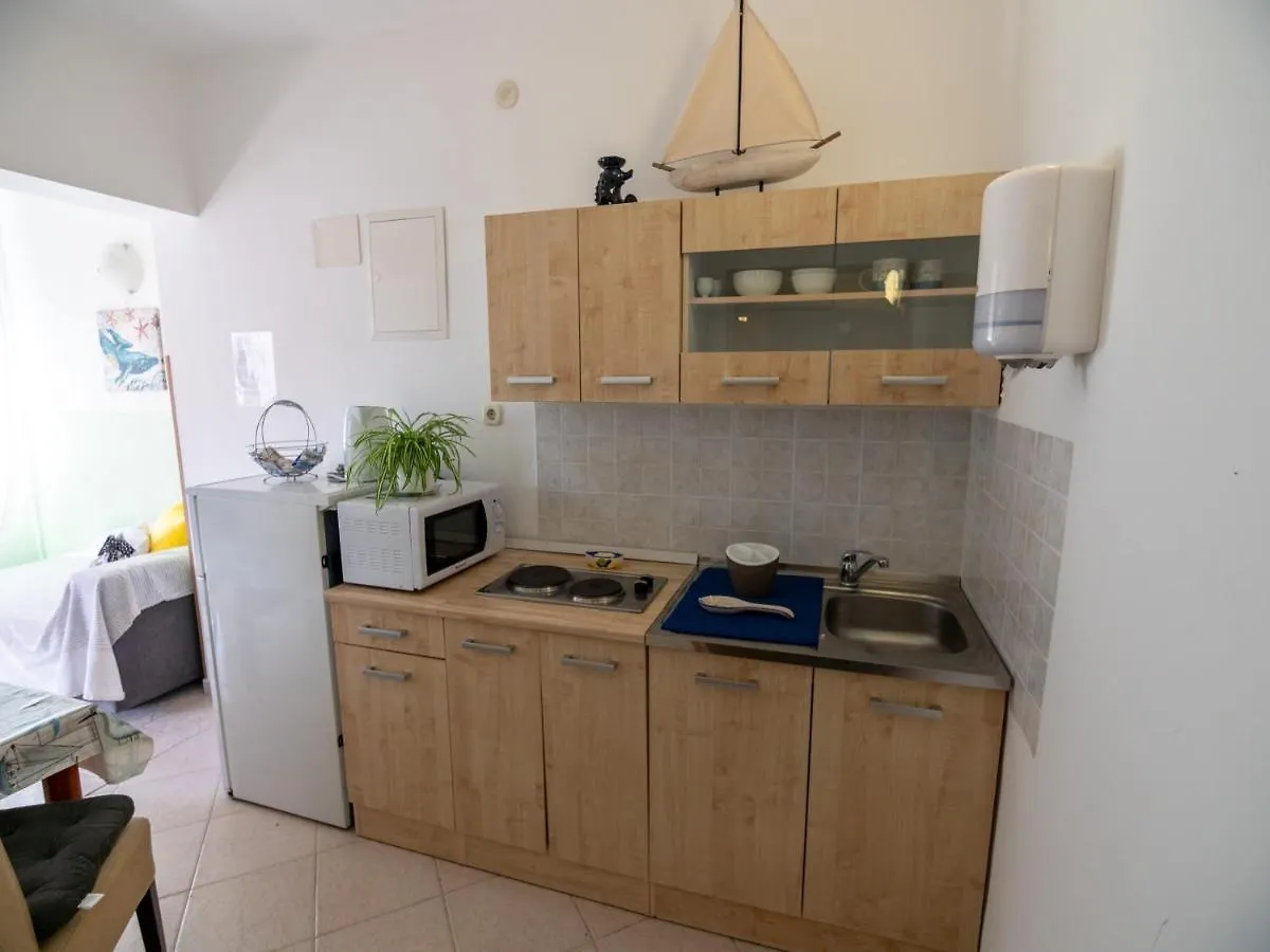 Apartments For Families With Children Lopar, Rab - 20830