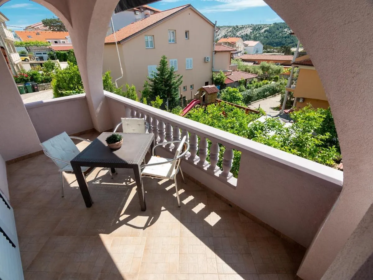 Apartments For Families With Children Lopar, Rab - 20830