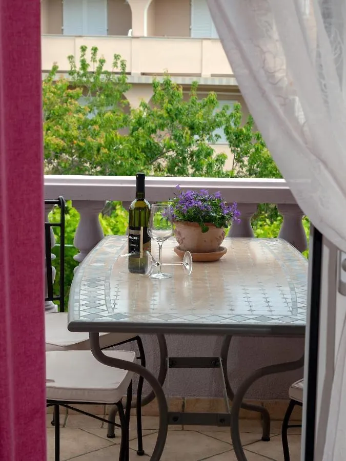 Apartments For Families With Children Lopar, Rab - 20830