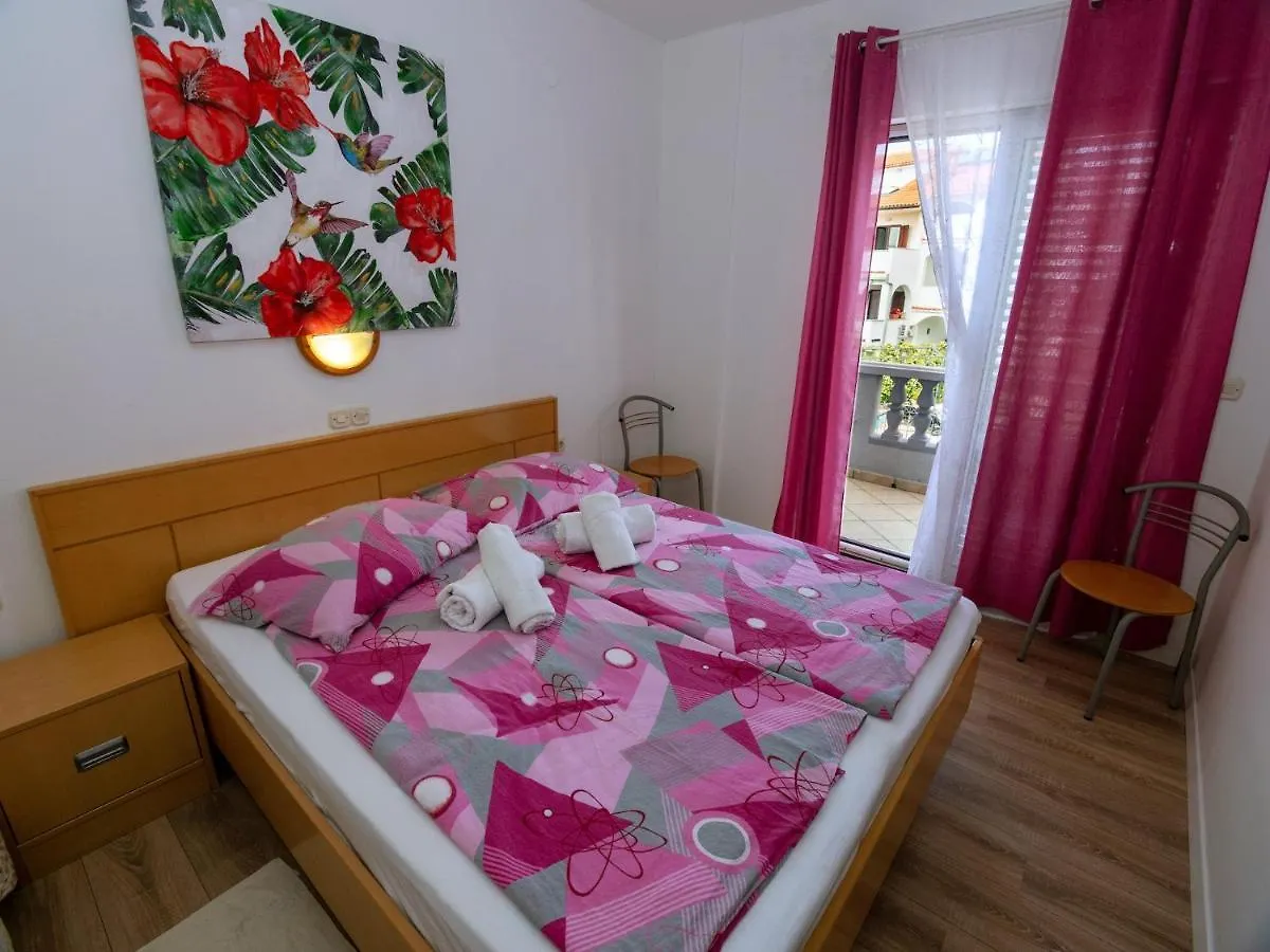 Apartments For Families With Children Lopar, Rab - 20830