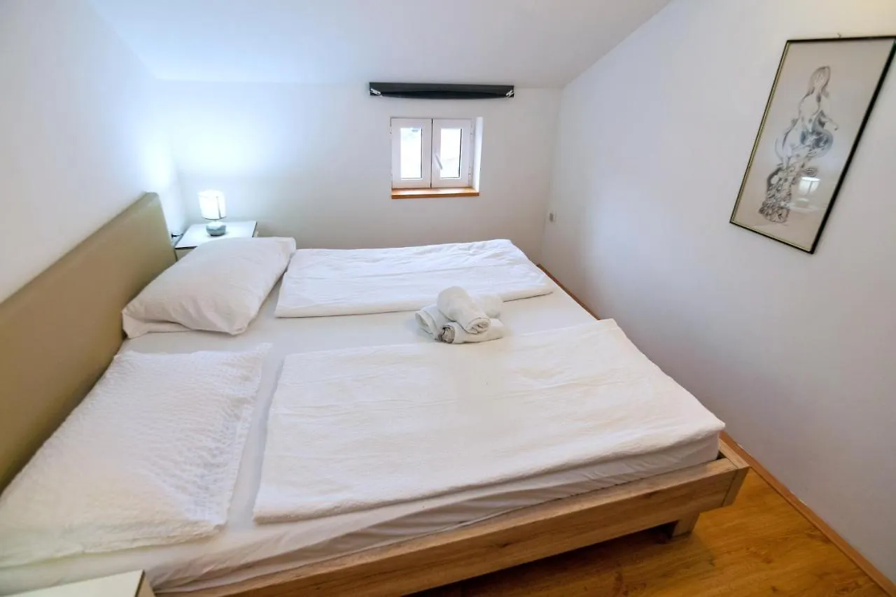 Apartments For Families With Children Lopar, Rab - 20830